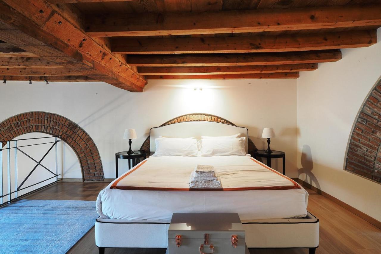 Unique Duomo Luxury Property ミラノ エクステリア 写真