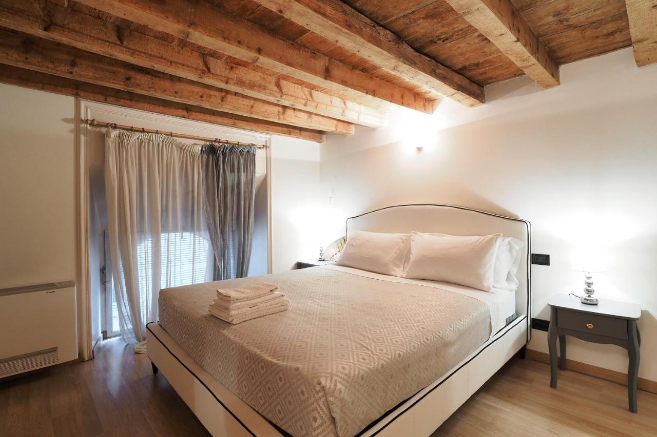 Unique Duomo Luxury Property ミラノ エクステリア 写真