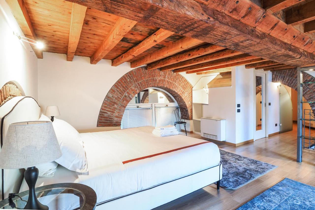 Unique Duomo Luxury Property ミラノ エクステリア 写真
